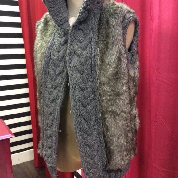 Zara Knit And Fur Vest - Picture 2 of 7
